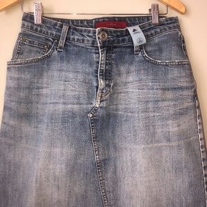 Levi's denim skirt